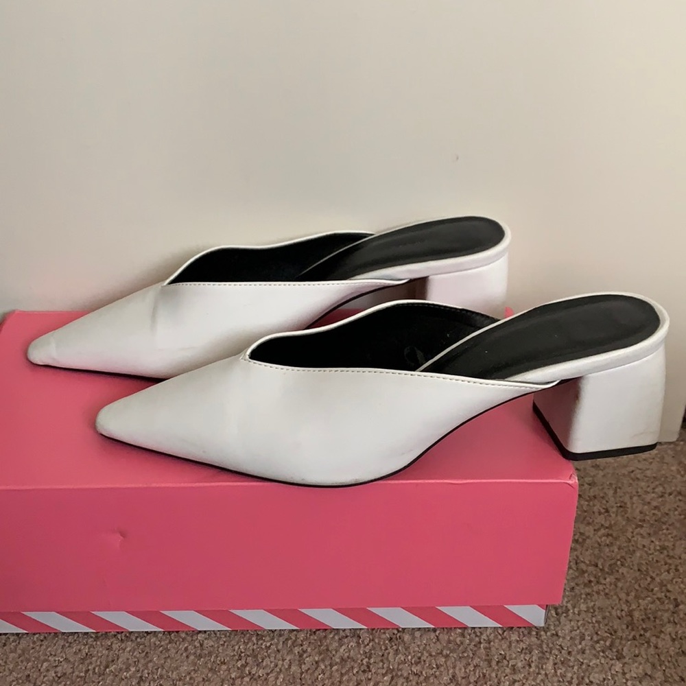 Zara Trafaluc White Mules w/ Block Heel (Sz 8)